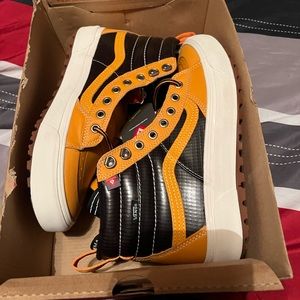 Vans Sk8 Hi mte Dx orange black